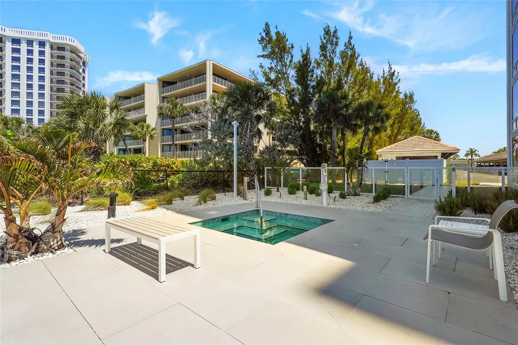 2425 Gulf Of Mexico Drive Longboat Key FL 34228