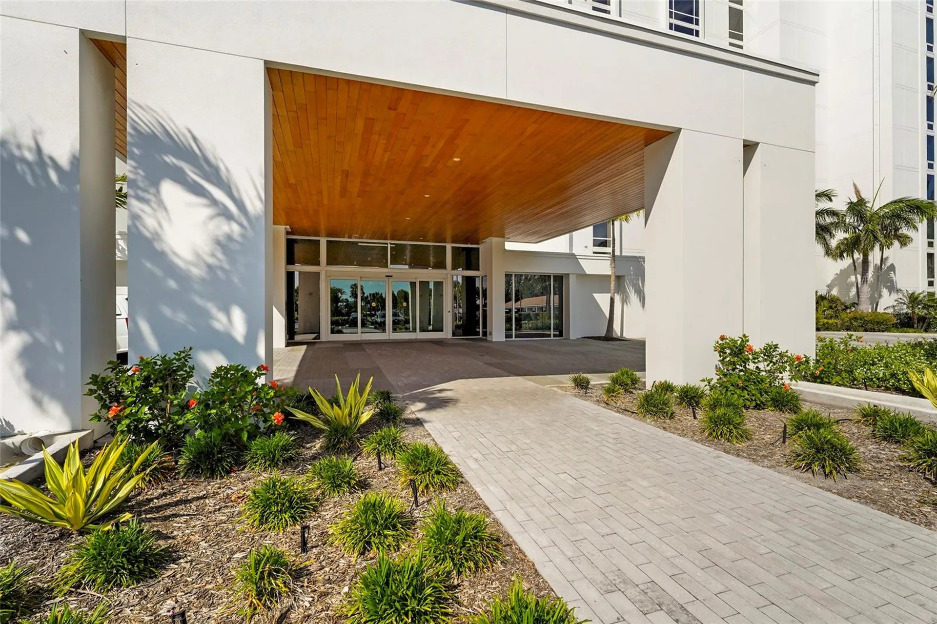 2425 Gulf Of Mexico Drive Longboat Key FL 34228