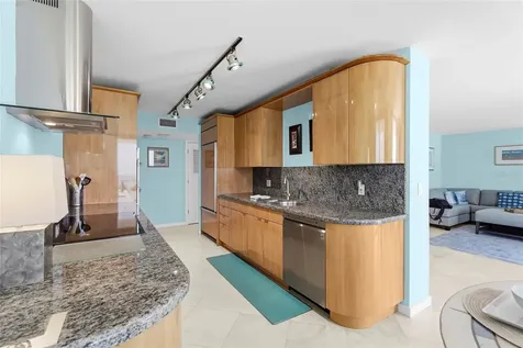 2425 Gulf Of Mexico Drive Longboat Key FL 34228