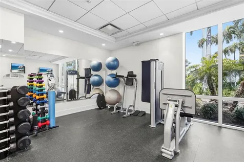 2425 Gulf Of Mexico Drive Longboat Key FL 34228