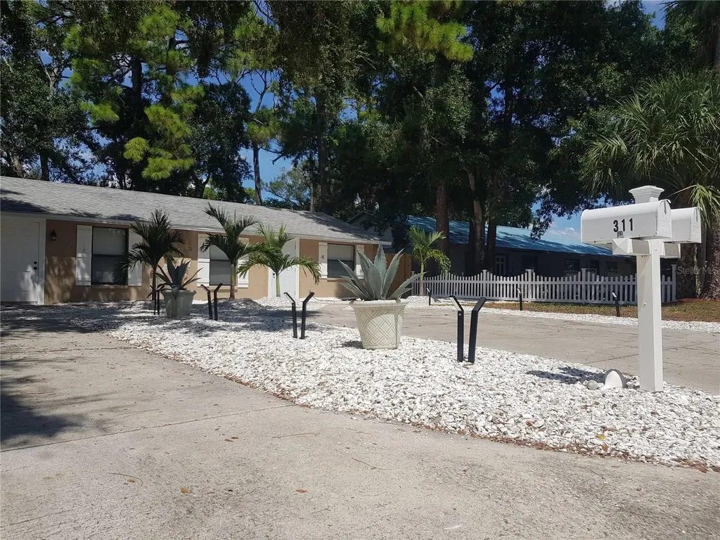 311 58th Avenue E Bradenton FL 34203