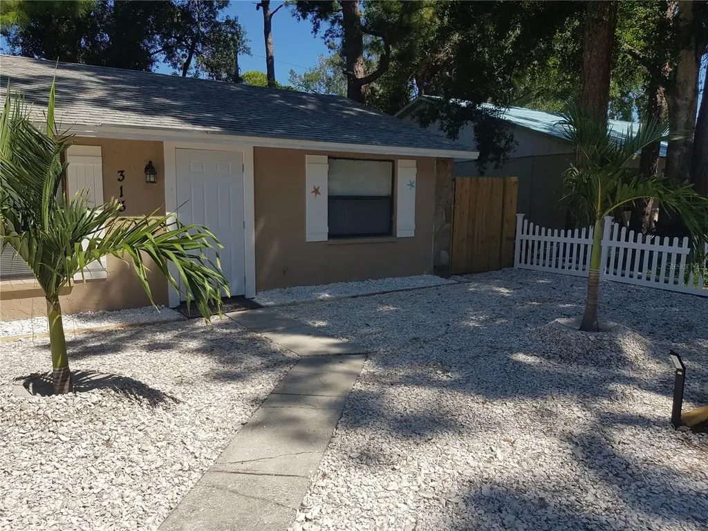 311 58th Avenue E Bradenton FL 34203
