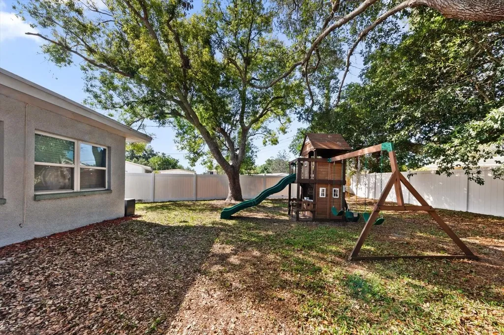 9940 108th Street Seminole FL 33772