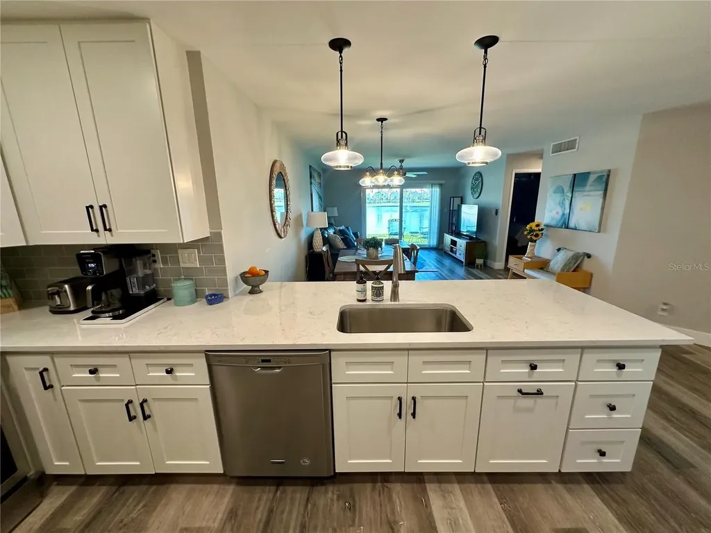 6100 Bahia Del Mar Circle St Petersburg FL 33715