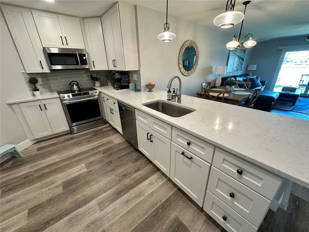 6100 Bahia Del Mar Circle St Petersburg FL 33715