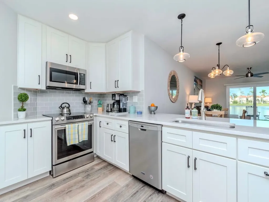 6100 Bahia Del Mar Circle St Petersburg FL 33715
