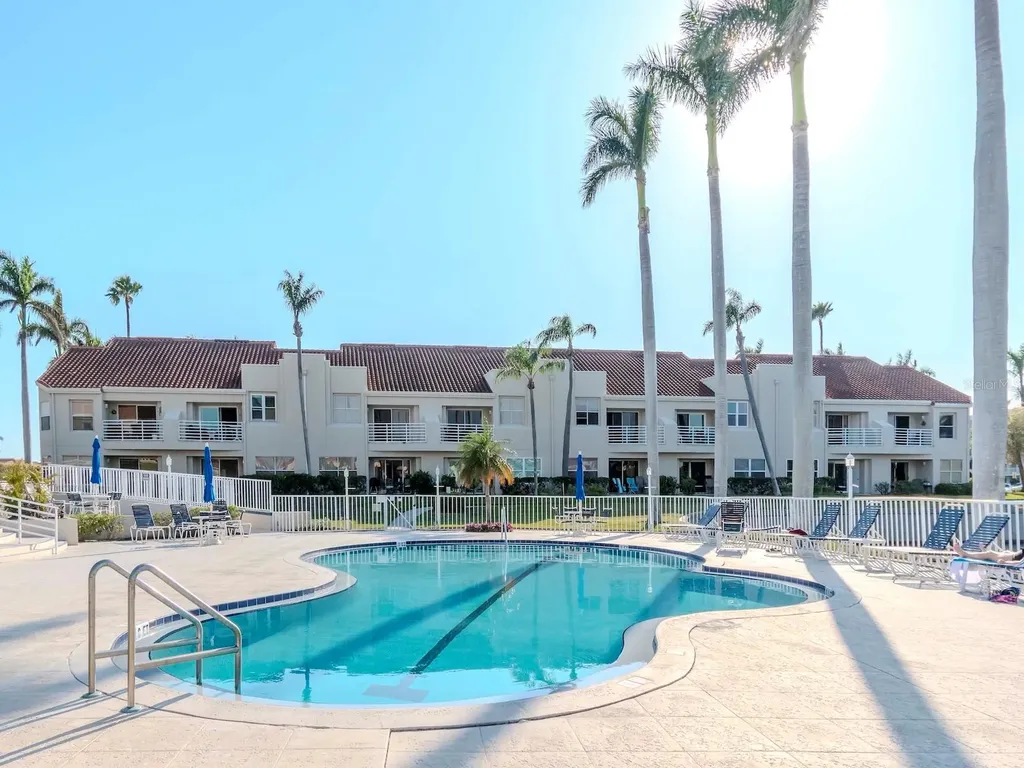 6100 Bahia Del Mar Circle St Petersburg FL 33715