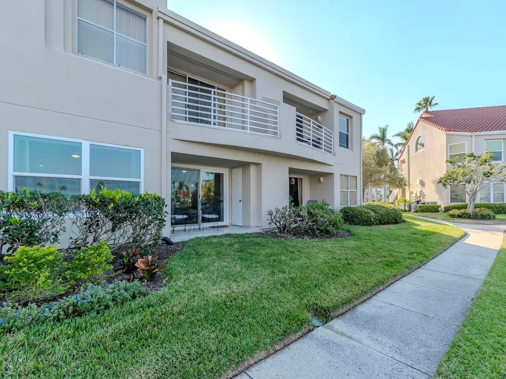6100 Bahia Del Mar Circle St Petersburg FL 33715