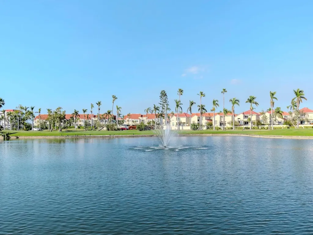 6100 Bahia Del Mar Circle St Petersburg FL 33715