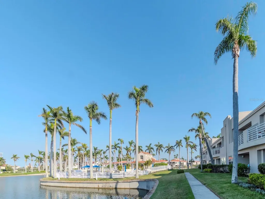 6100 Bahia Del Mar Circle St Petersburg FL 33715