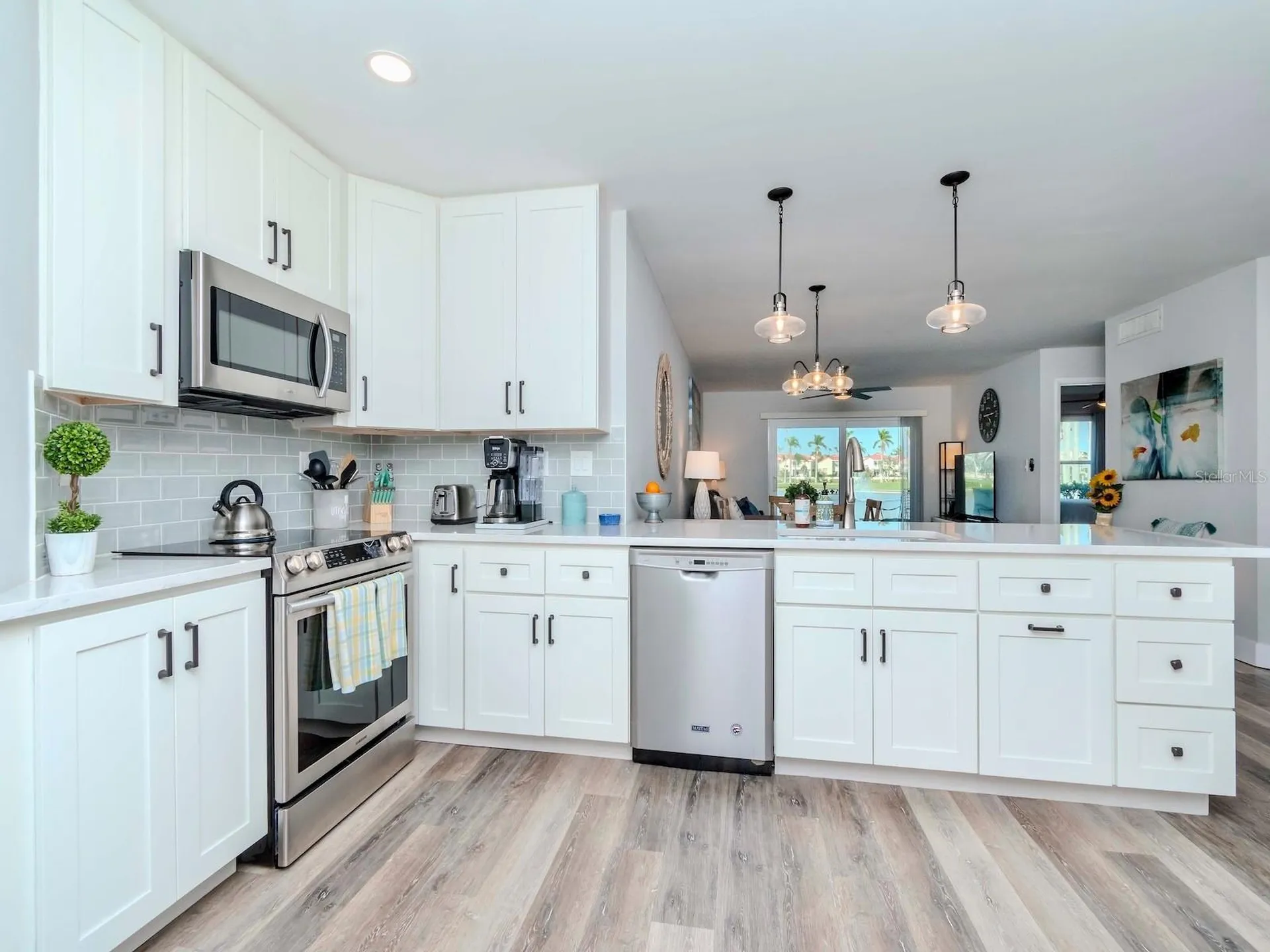 6100 Bahia Del Mar Circle St Petersburg FL 33715