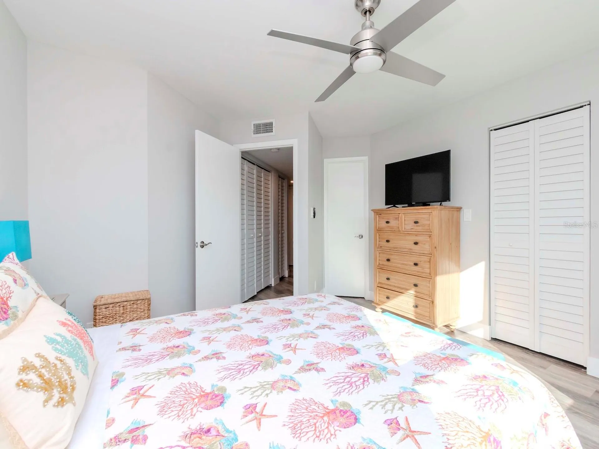 6100 Bahia Del Mar Circle St Petersburg FL 33715