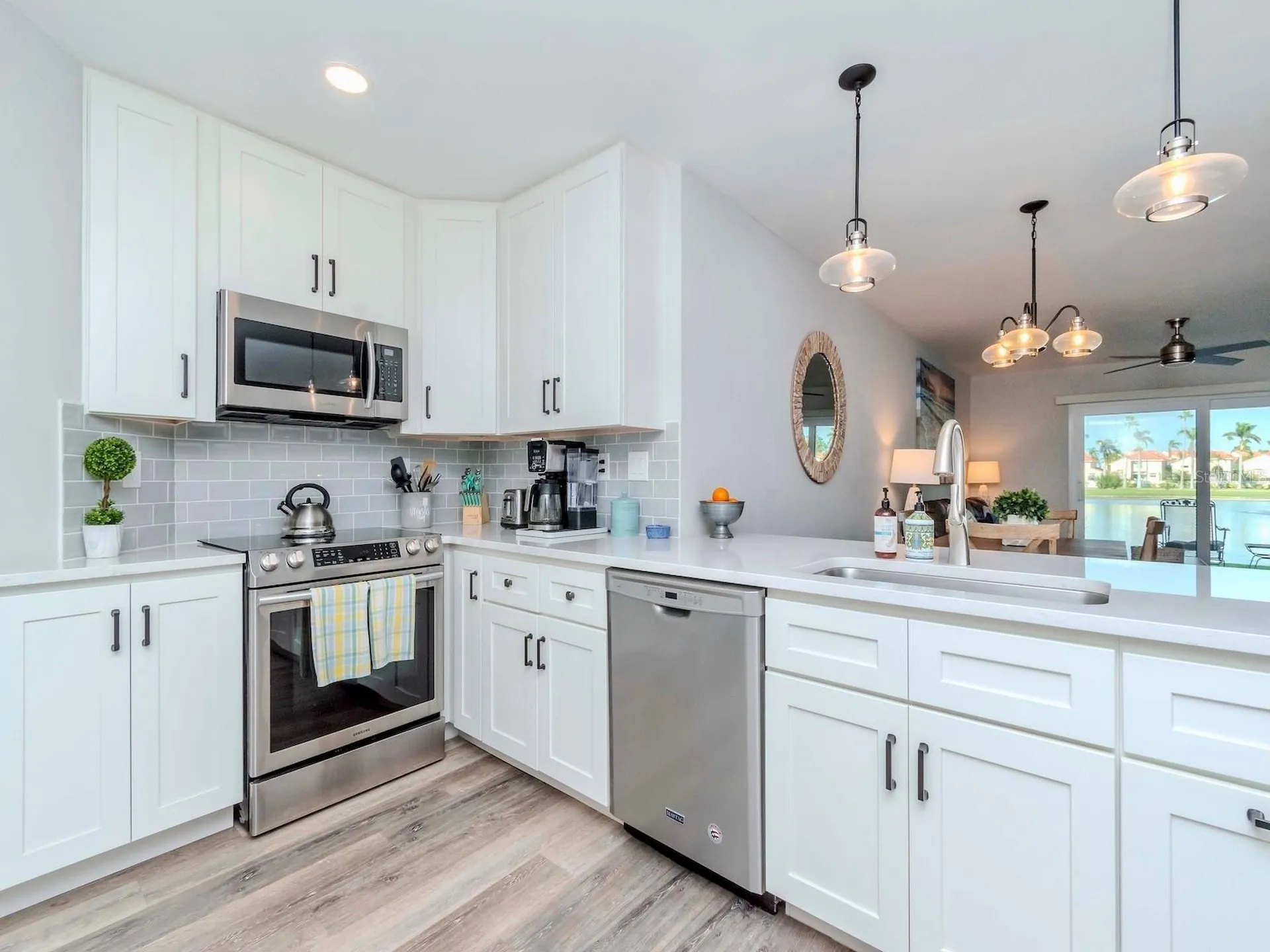 6100 Bahia Del Mar Circle St Petersburg FL 33715