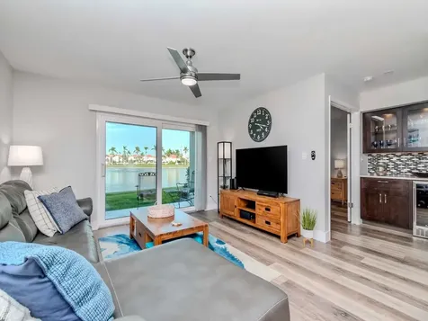 6100 Bahia Del Mar Circle St Petersburg FL 33715
