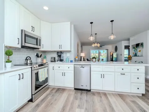 6100 Bahia Del Mar Circle St Petersburg FL 33715