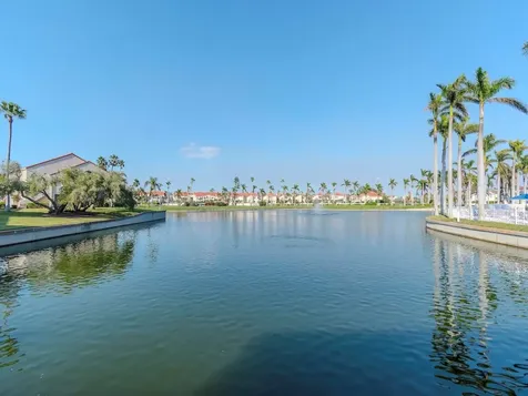 6100 Bahia Del Mar Circle St Petersburg FL 33715