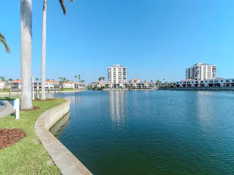 6100 Bahia Del Mar Circle St Petersburg FL 33715