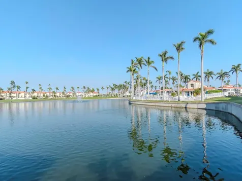 6100 Bahia Del Mar Circle St Petersburg FL 33715