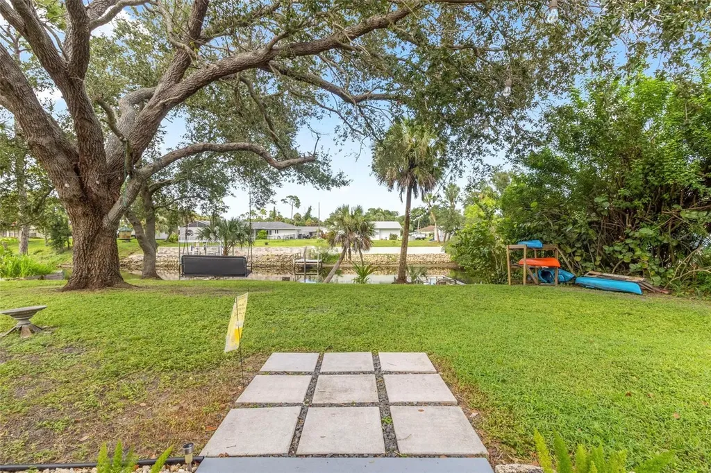 2586 Auburn Boulevard Port Charlotte FL 33948