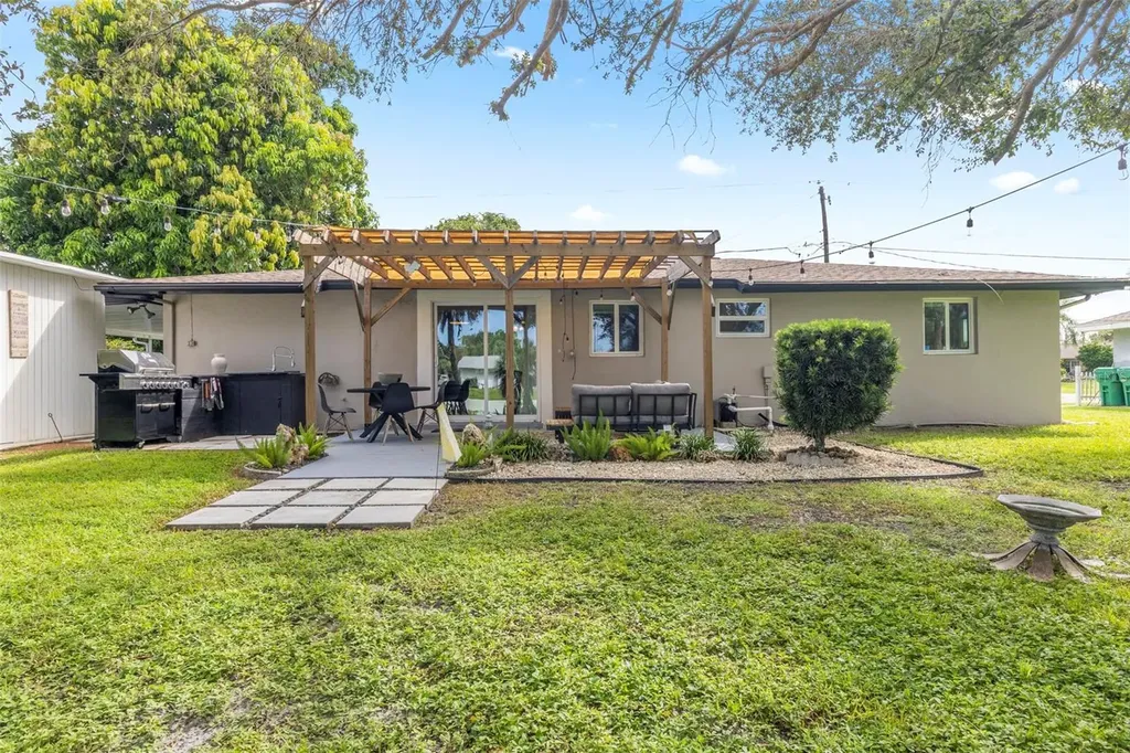 2586 Auburn Boulevard Port Charlotte FL 33948