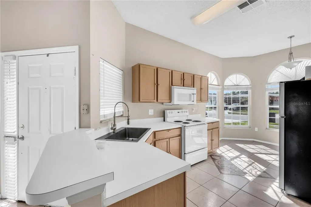 385 Briar Bay Circle Orlando FL 32825