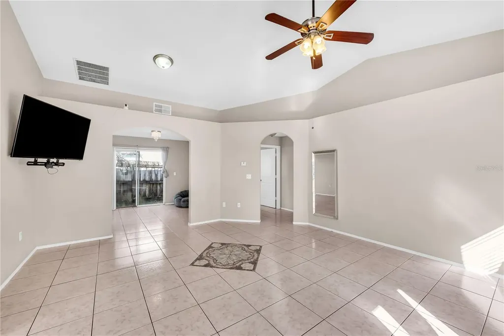 385 Briar Bay Circle Orlando FL 32825