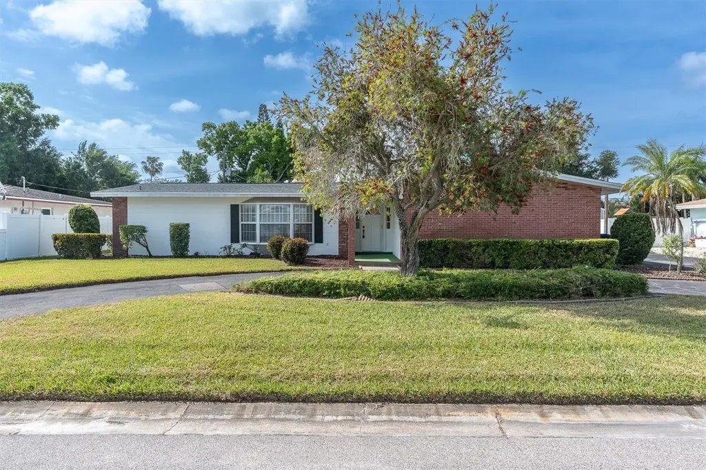 5511 10th Avenue Drive W Bradenton FL 34209