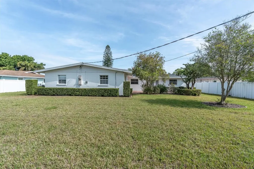 5511 10th Avenue Drive W Bradenton FL 34209