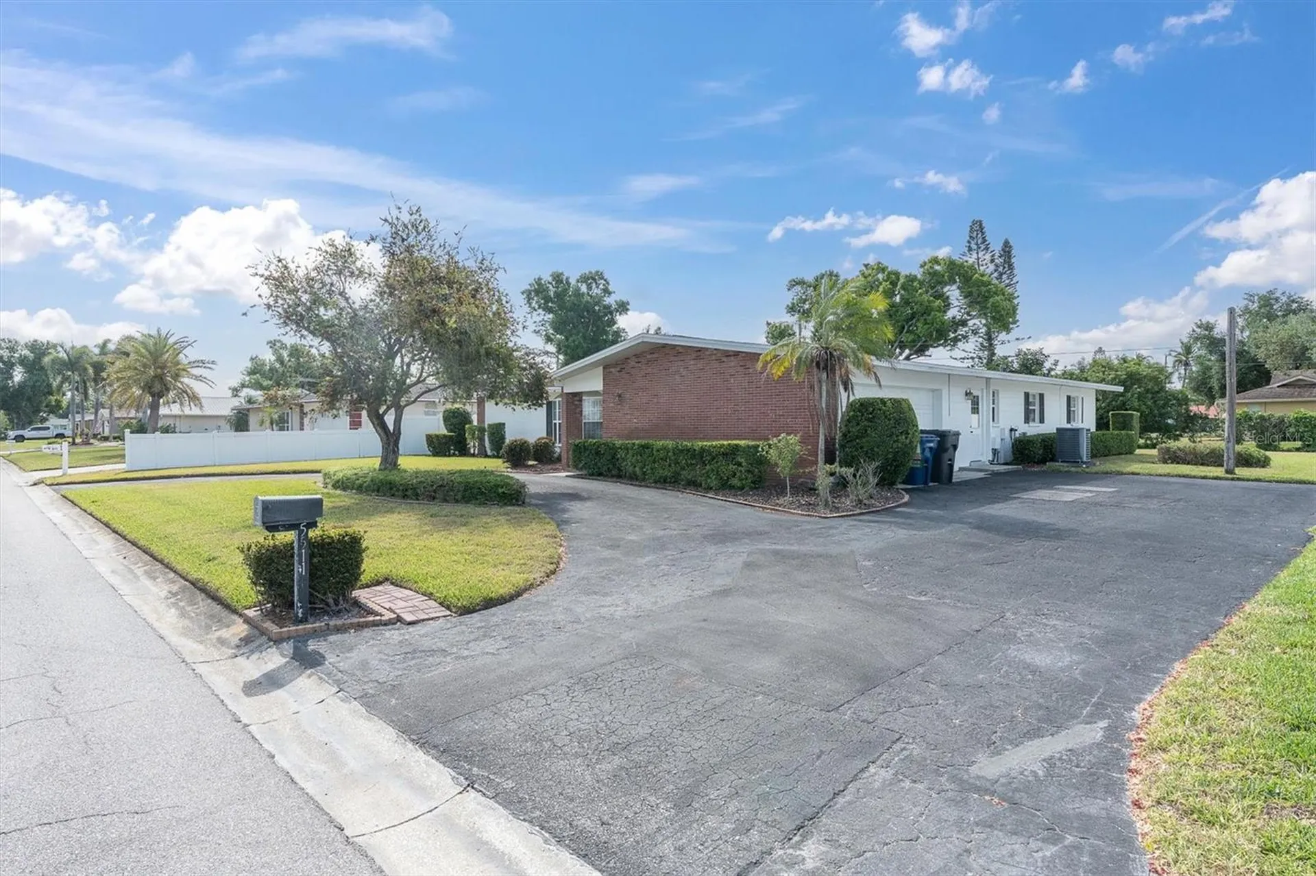 5511 10th Avenue Drive W Bradenton FL 34209