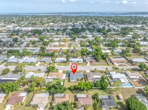 5511 10th Avenue Drive W Bradenton FL 34209