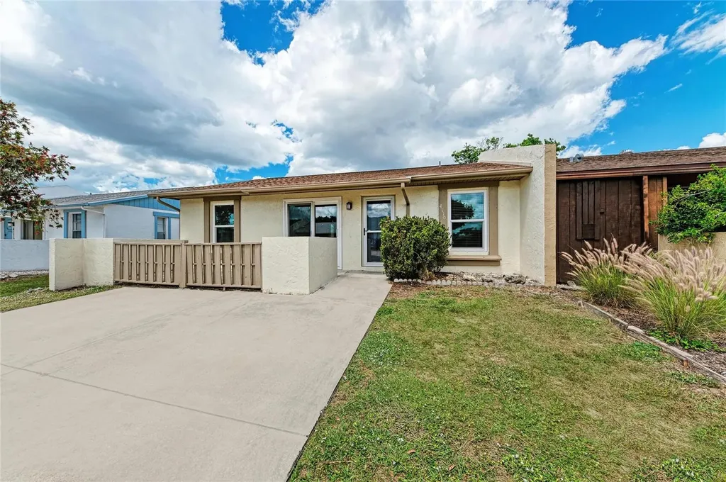 4110 39th Avenue W Bradenton FL 34205