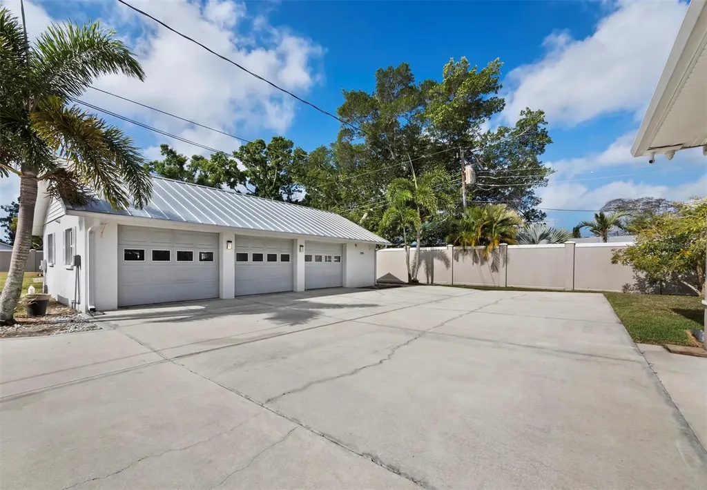 5618 Britannia Drive Sarasota FL 34231