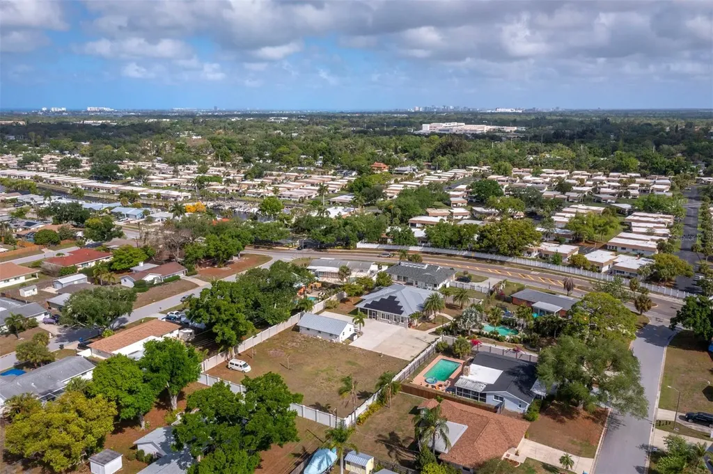 5618 Britannia Drive Sarasota FL 34231
