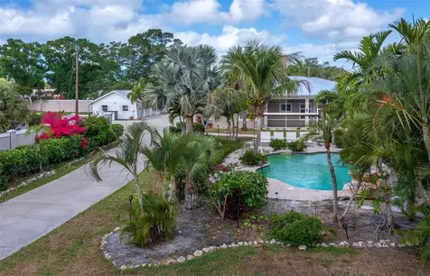 5618 Britannia Drive Sarasota FL 34231