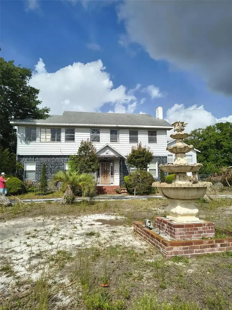 15 Lake Howard Drive NW Winter Haven FL 33880