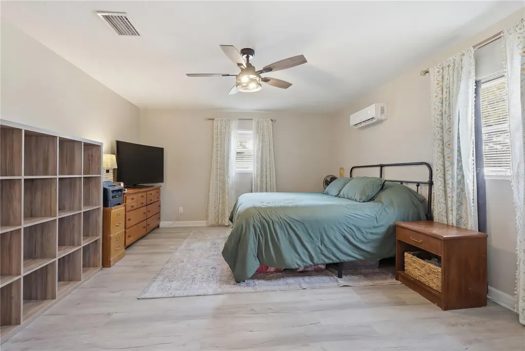 69 Crystal Drive Debary FL 32713