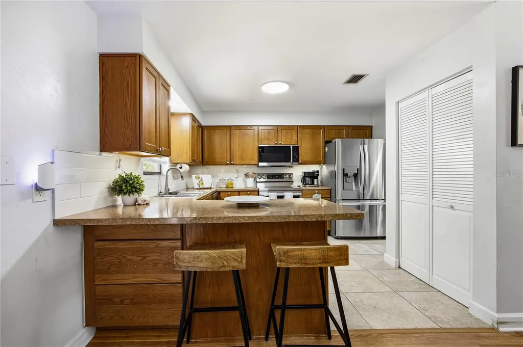 922 NW 39th Drive Gainesville FL 32605