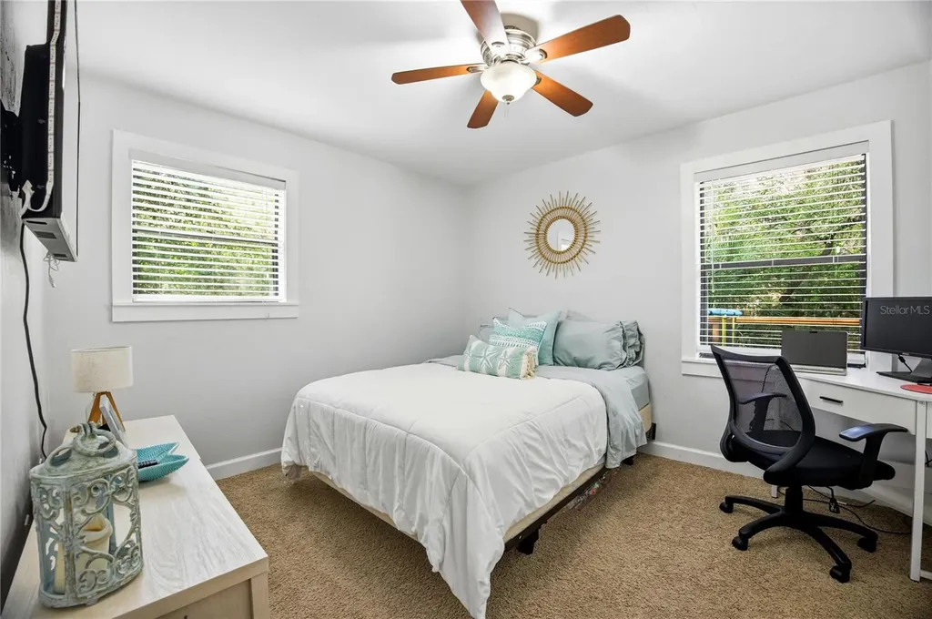 922 NW 39th Drive Gainesville FL 32605