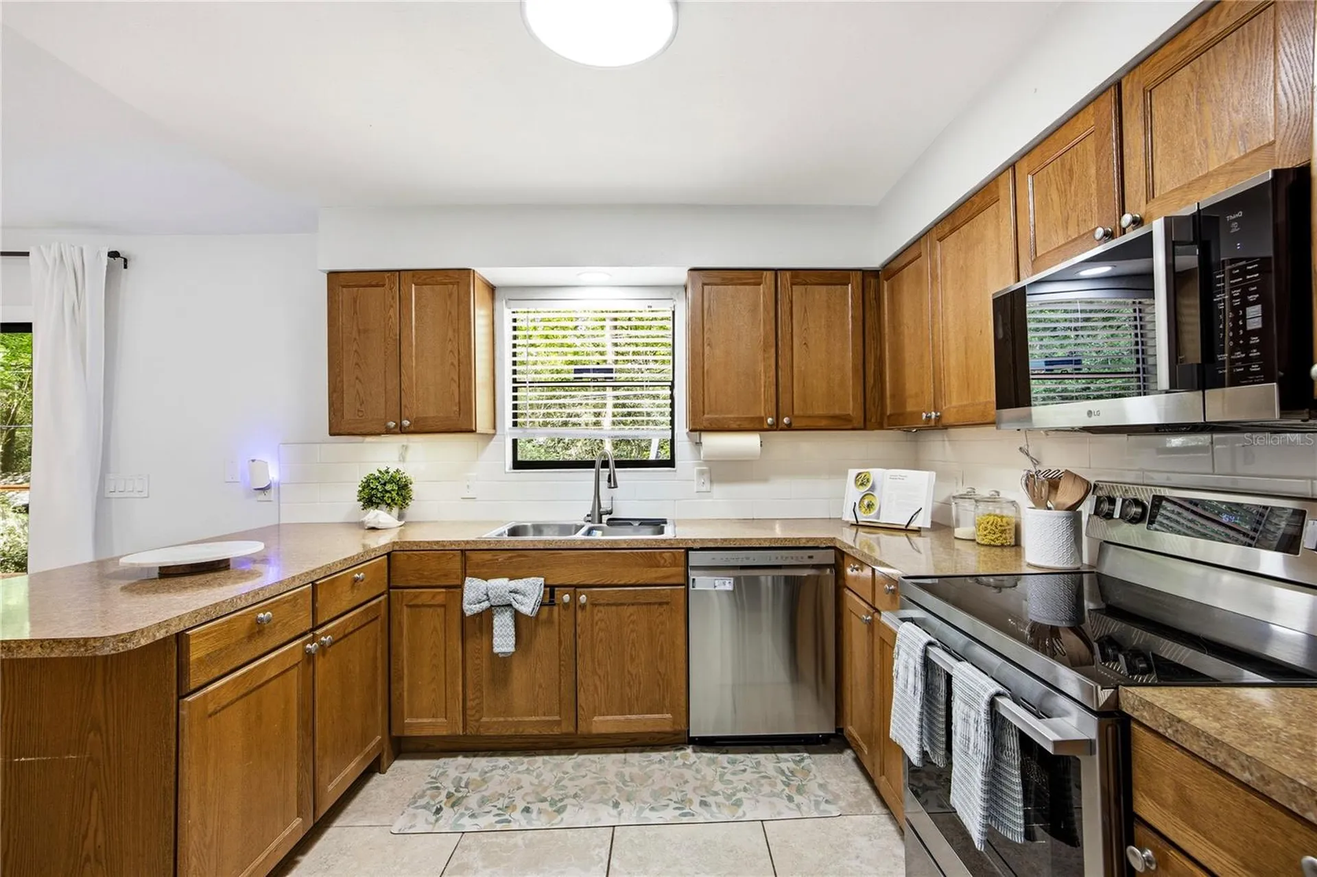 922 NW 39th Drive Gainesville FL 32605