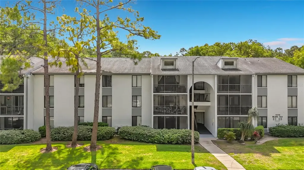 1372 Pine Ridge Circle E Tarpon Springs FL 34688