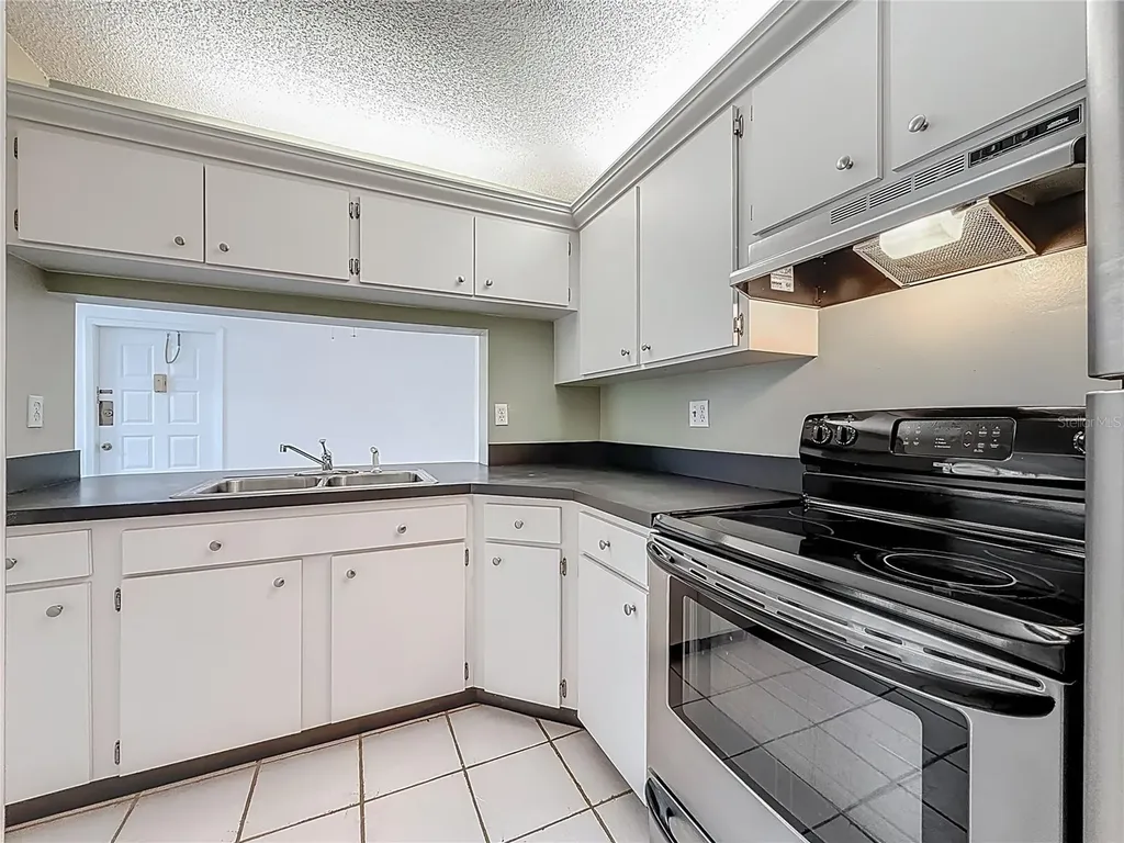 1372 Pine Ridge Circle E Tarpon Springs FL 34688