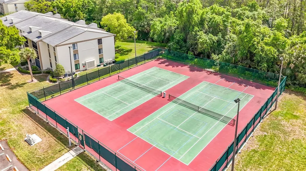 1372 Pine Ridge Circle E Tarpon Springs FL 34688