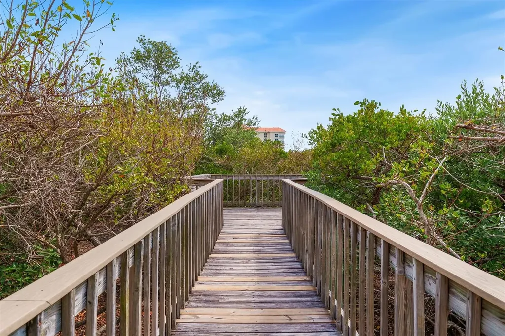 4780 Dolphin Cay Lane S St Petersburg FL 33711