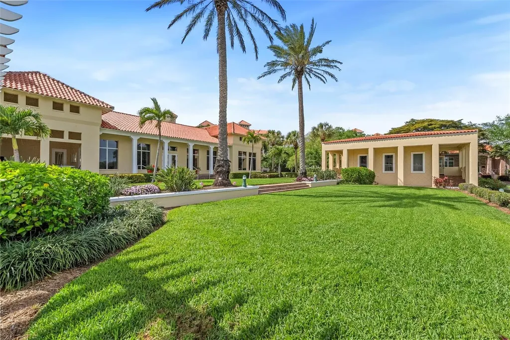 4780 Dolphin Cay Lane S St Petersburg FL 33711