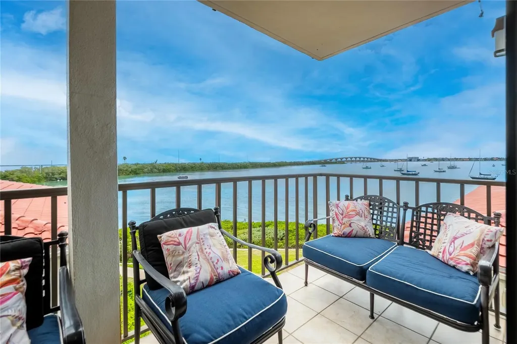 6361 Bahia Del Mar Boulevard St Petersburg FL 33715