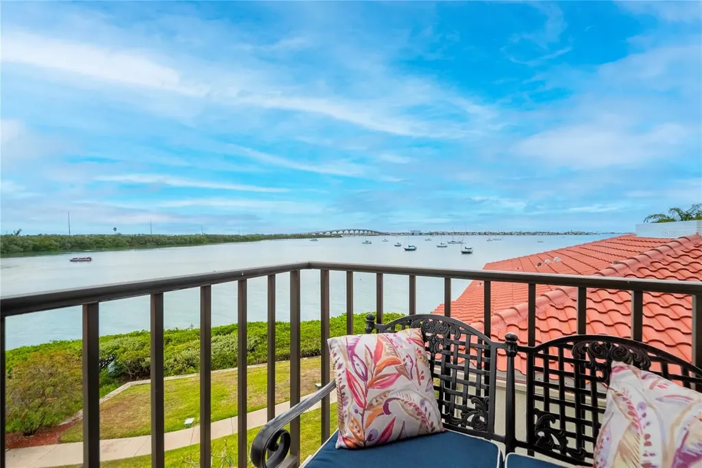 6361 Bahia Del Mar Boulevard St Petersburg FL 33715
