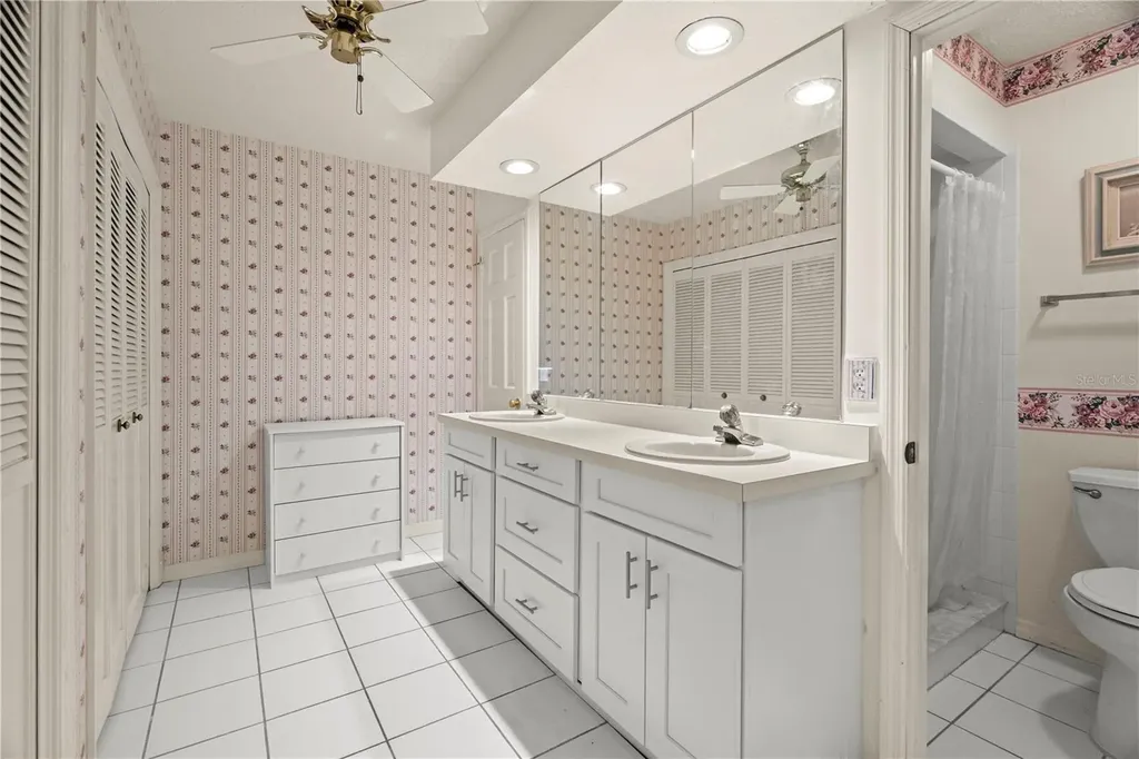 10408 Reclinata Lane Tampa FL 33618