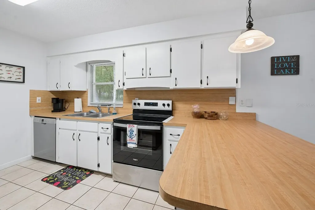 102 Swans Nest Circle Melrose FL 32666