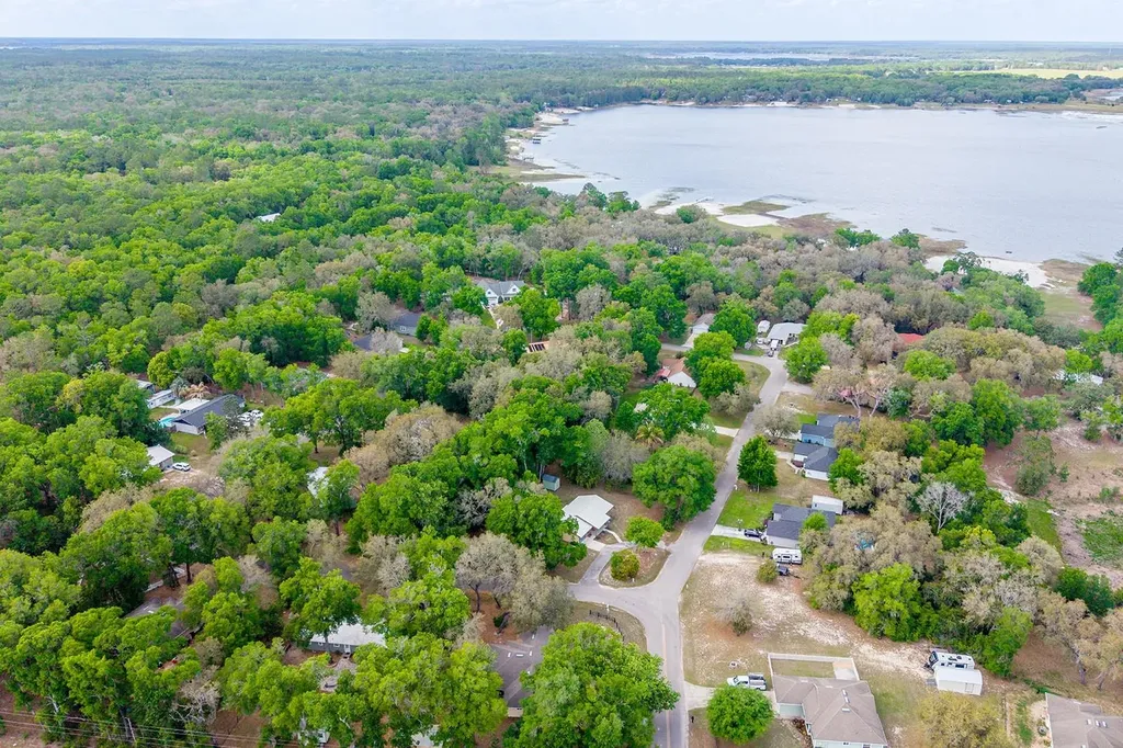 102 Swans Nest Circle Melrose FL 32666