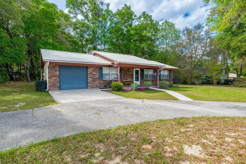 102 Swans Nest Circle Melrose FL 32666
